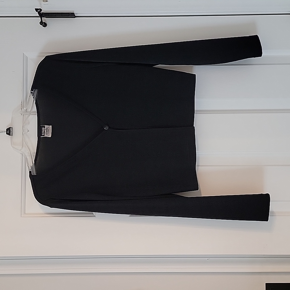 Long sleeve lightweight jacket
